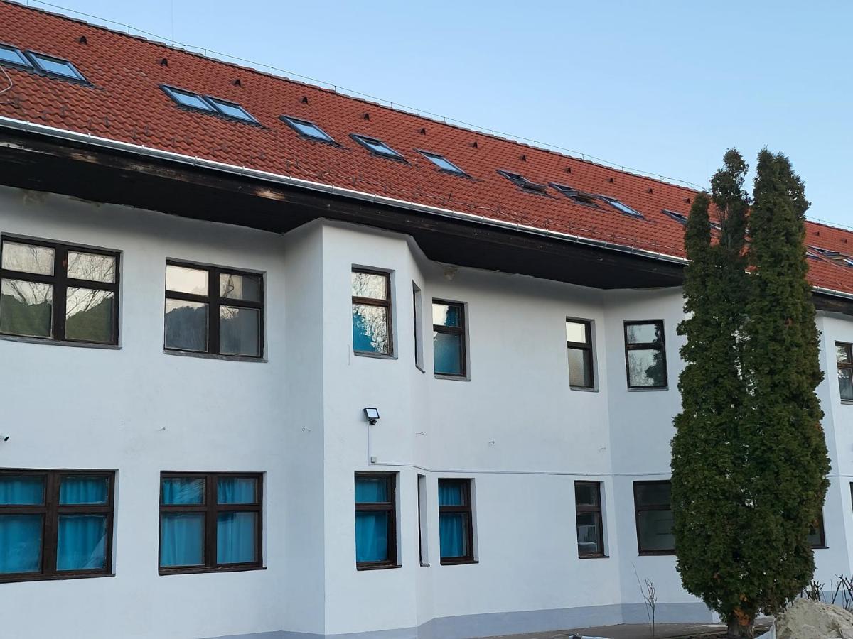 Kuelker Hostel ブダペスト エクステリア 写真